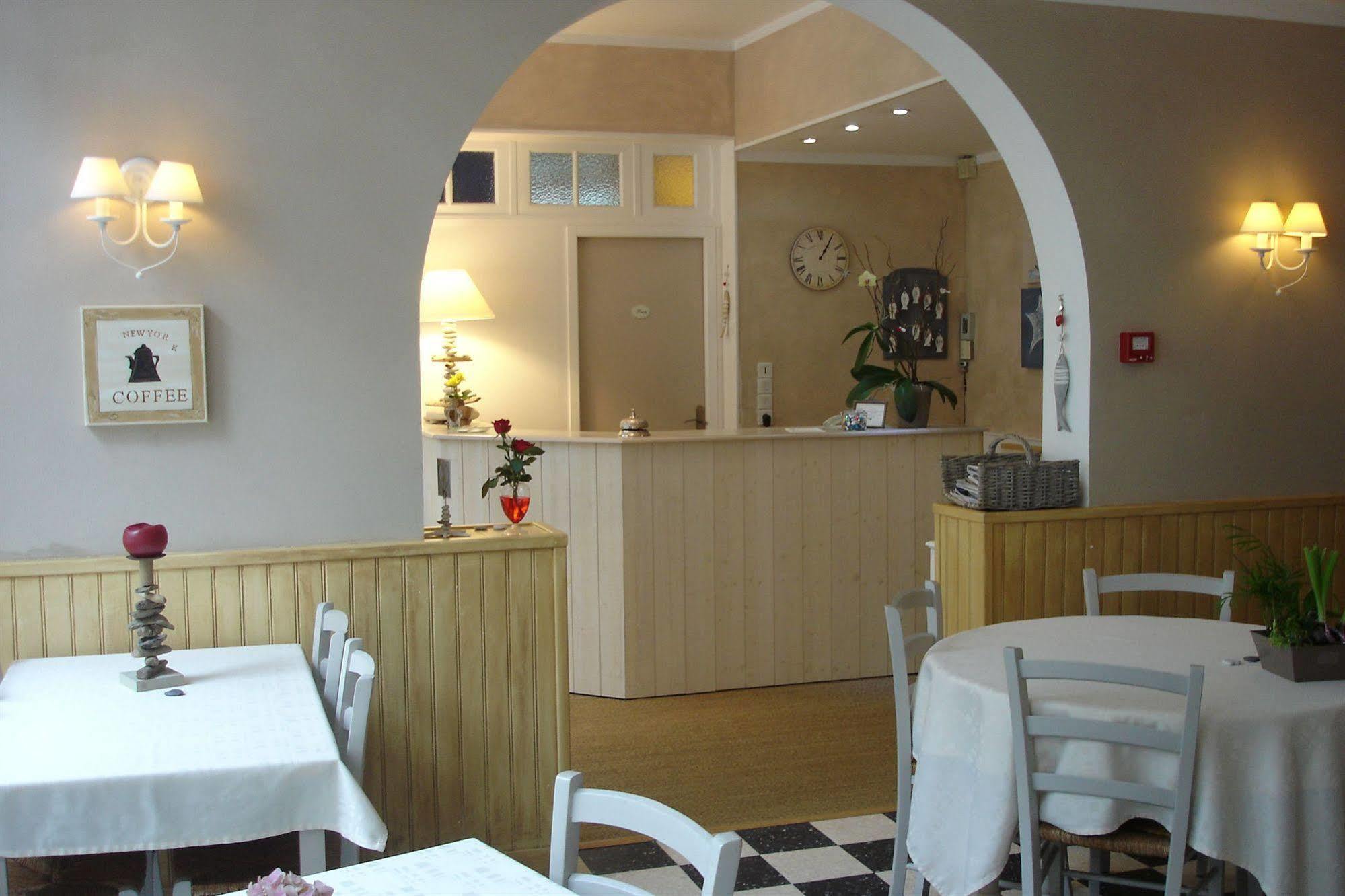 וילר-סור-מר Hotel Des Falaises מראה חיצוני תמונה